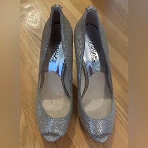MICHAEL Michael Kors Women’s Silver Glitter Peep Toe Stiletto Pumps Size 7
